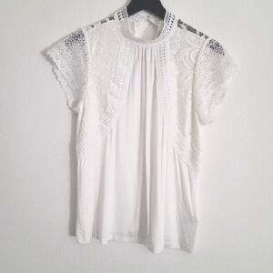 NWT Cable and Gauge Cream high neck lace short-sleeved shirt (M)
